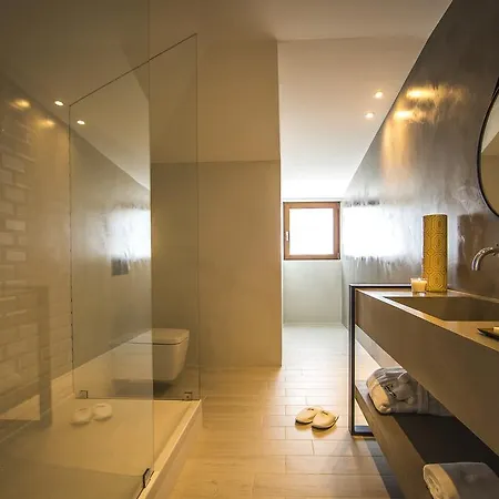 Somewhere - 4* Estoril