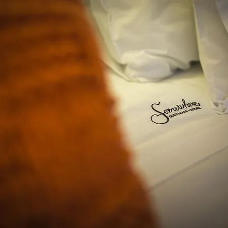 Somewhere - Πανσιόν Εστορίλ