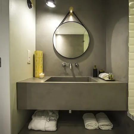 Πανσιόν Somewhere -