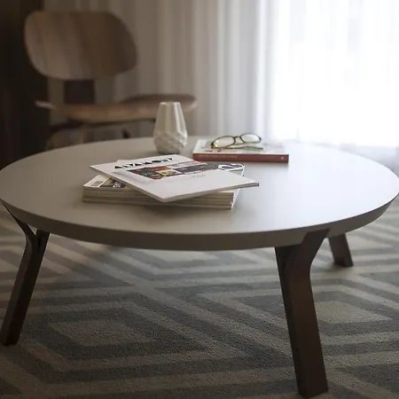 Somewhere - Εστορίλ