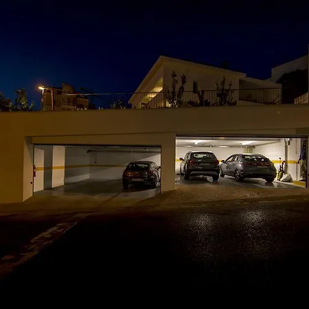 Somewhere - Πανσιόν Εστορίλ