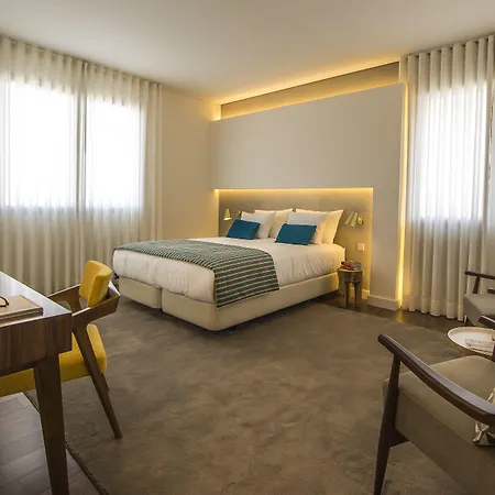 Πανσιόν Somewhere - 4*