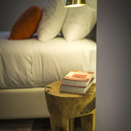 Somewhere - Εστορίλ