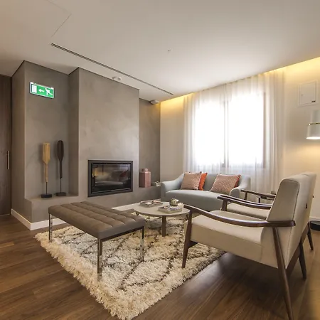 Πανσιόν Somewhere - 4*