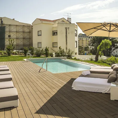 Somewhere - Πανσιόν Εστορίλ