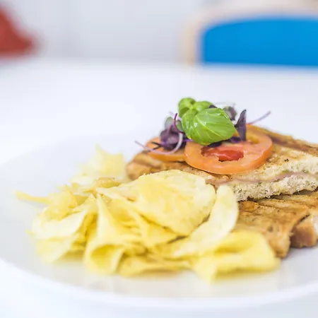 Somewhere - 4* Εστορίλ