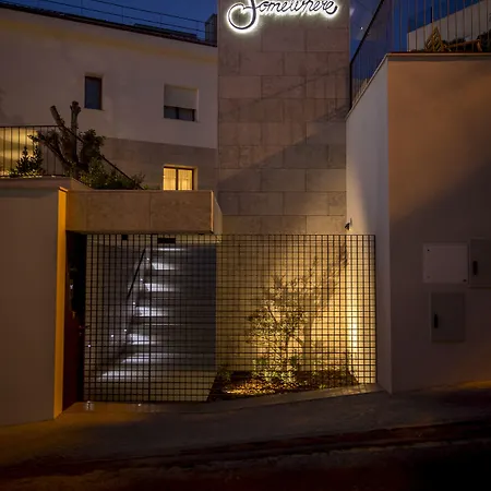 Πανσιόν Somewhere - 4*