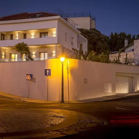 Πανσιόν Somewhere - 4*