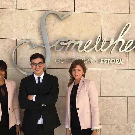 Πανσιόν Somewhere -