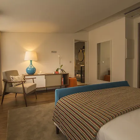 Somewhere - Πανσιόν Εστορίλ