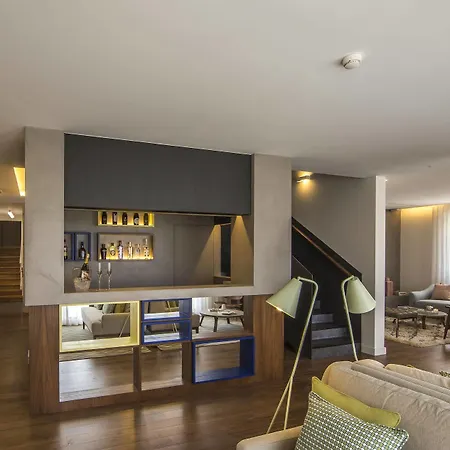 Πανσιόν Somewhere - Εστορίλ