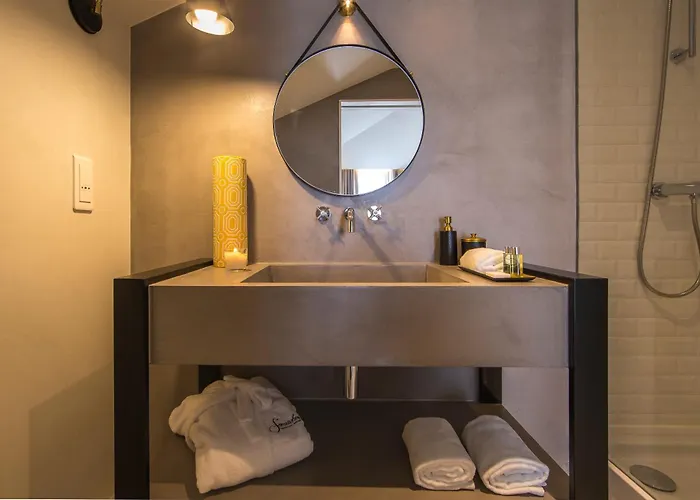 某处 - 埃斯托利尔旅馆