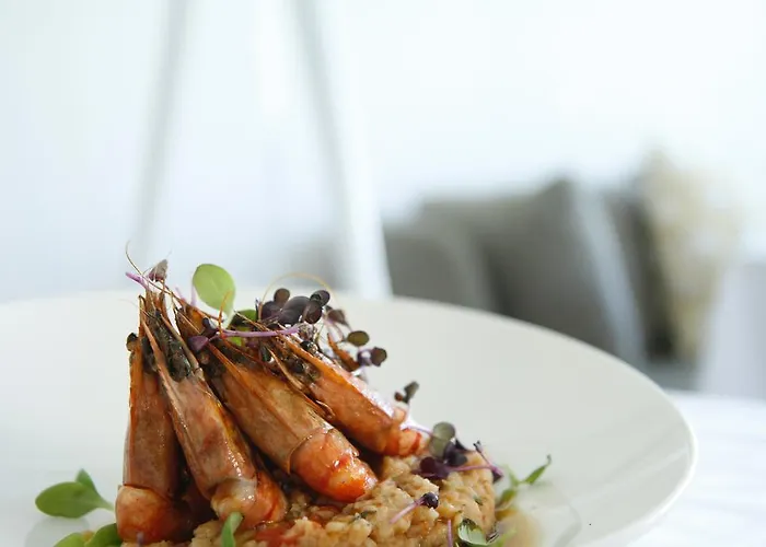 某处 - 埃斯托利尔旅馆